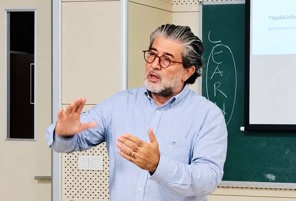 Yapay Zeka Çağında Geleceği Konuşuyoruz – İstanbul Aydın Üniversitesi